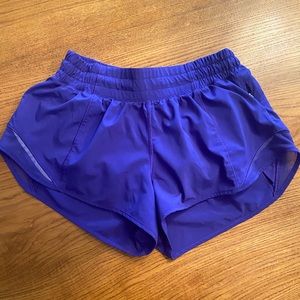 Lululemon Hotty Hot Shorts *2.5” Size 6